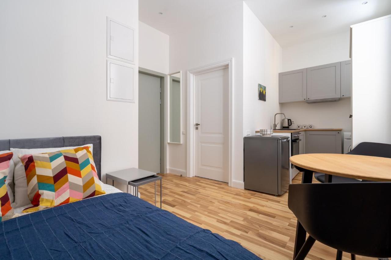 Lacplesa24 - Modern Studios In Riga City Center Экстерьер фото