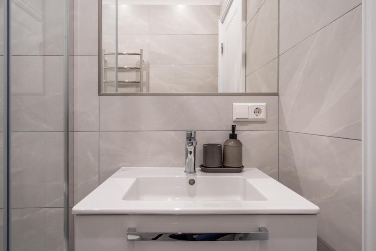 Lacplesa24 - Modern Studios In Riga City Center Экстерьер фото