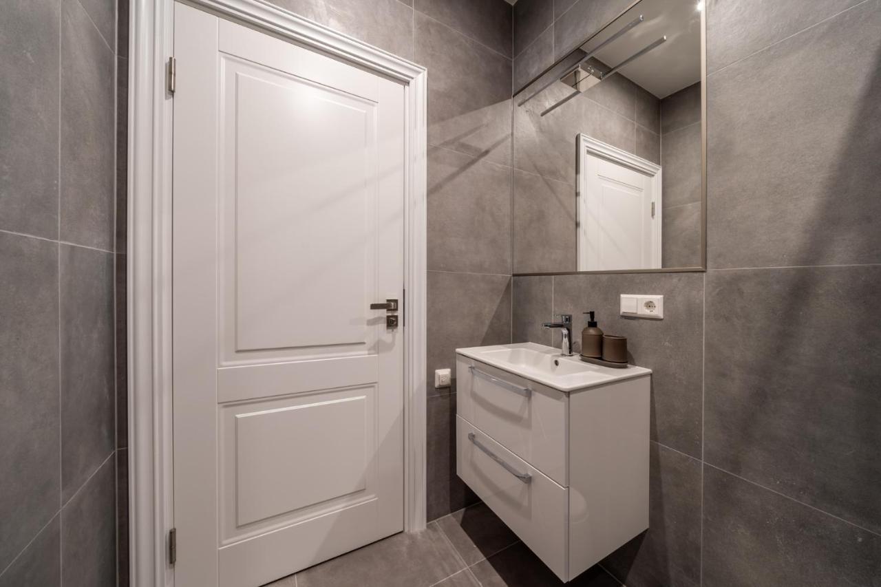 Lacplesa24 - Modern Studios In Riga City Center Экстерьер фото